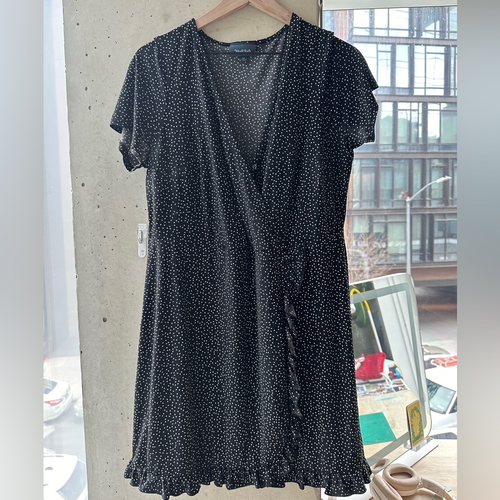 ModCloth black and white spotted dress, size 1X, with scalloped edge